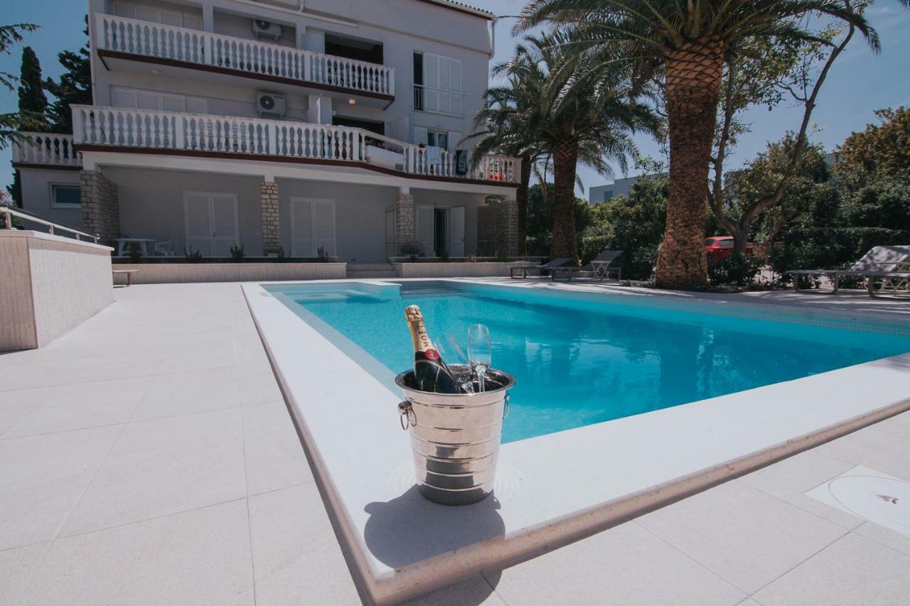 Pool Apartments Galeb โนวาลยา ภายนอก รูปภาพ